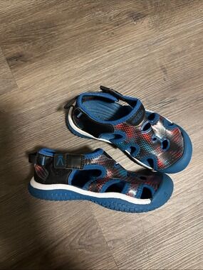 Keen Kids Blue and Red Patterned Water Shoes size 11